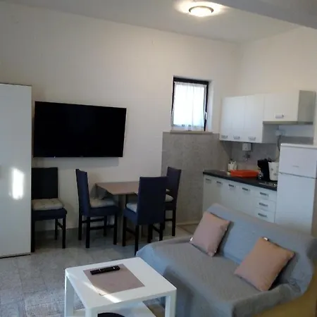 Apartman Alma *