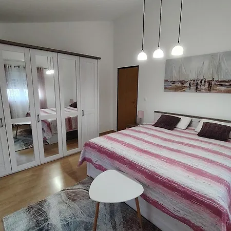 Alma Apartman Póla