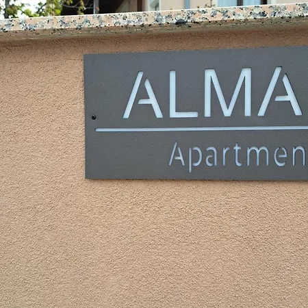 Alma Апартаменти Пула